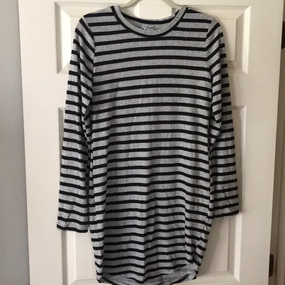 Thin sweater dress